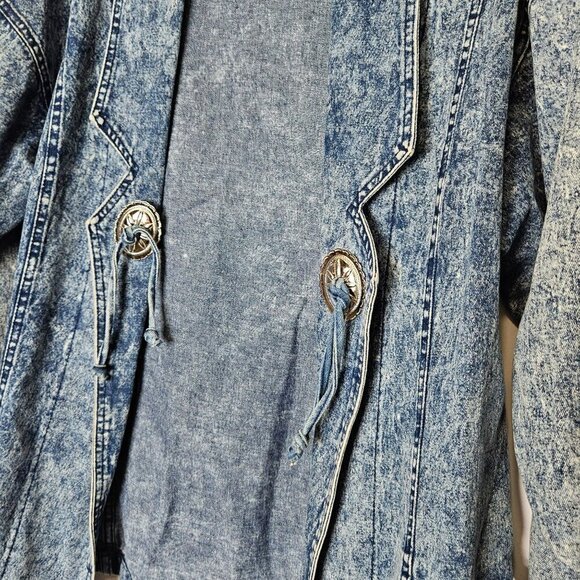 Vintage Acid Wash Denim Jacket Medium Silver Concho Accents Pockets Made‎ In USA - Picture 3 of 8